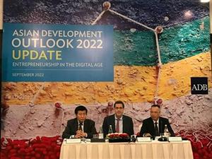 ADB giữ nguyên triển vọng kinh tế Việt Nam trong năm 2022