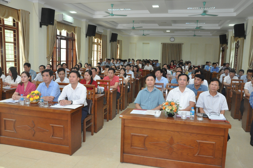 Trường Chính Trị Nguyễn Văn Linh: Khai giảng lớp bồi dưỡng, cập nhật kiến thức cho cán bộ thuộc diện Ban Thường vụ Huyện ủy Phù Cừ quản lý năm 2024