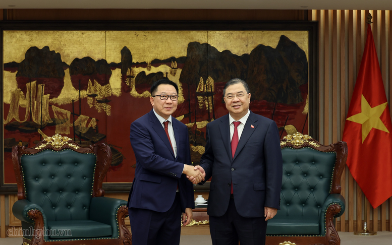Phó Thủ tướng Thường trực Phạm Gia Túc tiếp Bộ trưởng Nông nghiệp và Môi trường Lào Linkham Douangsavanh