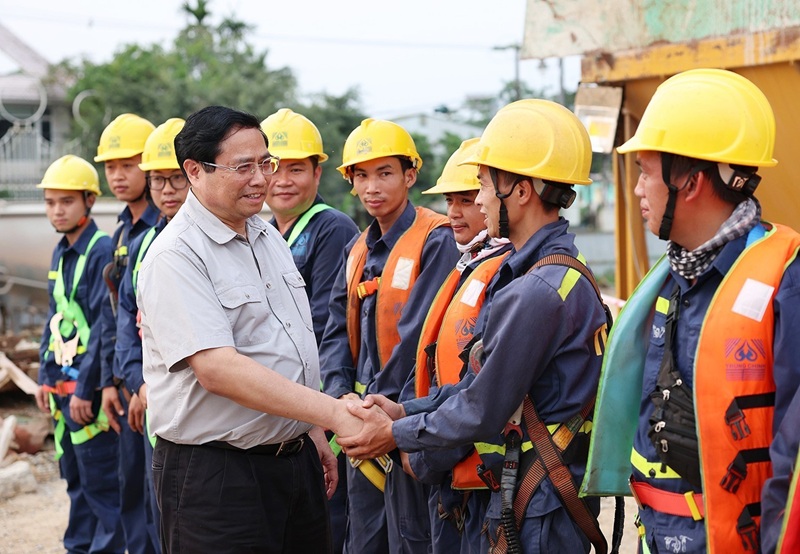 Tăng cường đồng thuận xã hội trước tác động của phân hóa giàu - nghèo ở nước ta hiện nay