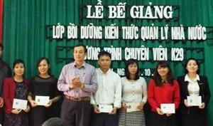 Bế giảng lớp bồi dưỡng kiến thức Quản lý Nhà nước chương trình chuyên viên năm 2017