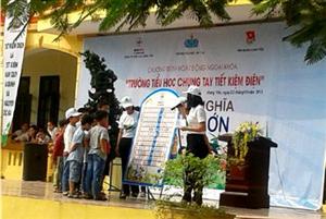 Tỉnh Đoàn: Tổ chức Chương trình Trường Tiểu học chung tay tiết kiệm điện năm 2015