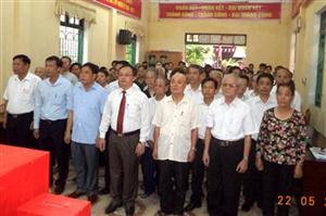 Lãnh đạo tỉnh bỏ phiếu ở Tổ bầu cử số 1, khu vực bầu cử số 2 phường Hiến Nam, thành phố Hưng Yên