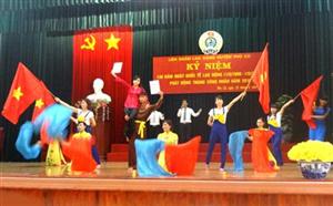 LĐLĐ huyện Phù Cừ tổ chức lễ kỷ niệm 130 năm ngày Quốc tế Lao Động (1/5/1886 -1/5/2016) và phát động tháng công nhân năm 2016