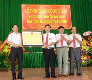 Xã Dị Sử, huyện Mỹ Hào đón bằng  công nhận đạt chuẩn nông thôn mới