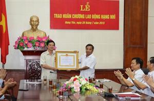 Trao Huân chương Lao động hạng Nhì tặng Phó Chủ tịch Thường trực UBND tỉnh Hưng Yên Nguyễn Xuân Thơi