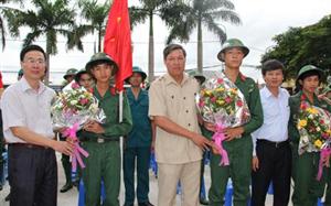 Trên 10% công dân nhập ngũ đợt hai năm 2015 có trình độ trung cấp, cao đẳng và đại học