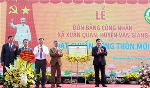 Xã Xuân Quan đón Bằng công nhận đạt chuẩn nông thôn mới
