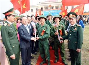 1800 thanh niên ưu tú của Hưng Yên lên đường nhập ngũ