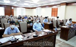 Các đồng chí lãnh đạo tỉnh kiểm tra công tác bầu cử