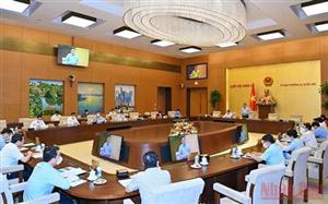 Ủy ban Thường vụ Quốc hội nhất trí sử dụng 30 nghìn tỷ đồng hỗ trợ trực tiếp người lao động