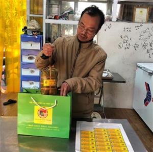 Các cơ sở sản xuất giò, chả vào cao điểm vụ Tết