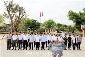 Dâng hương tưởng niệm Tổng Bí thư Nguyễn Văn Linh