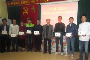 Trung tâm BDCT Khoái Châu, Yên Mỹ: Hoàn thành lớp Sơ cấp lý luận chính trị năm 2016