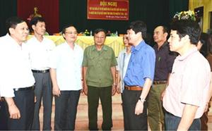 Các ứng cử viên đại biểu Quốc hội và đại biểu HĐND tỉnh tiếp xúc cử tri huyện Yên mỹ