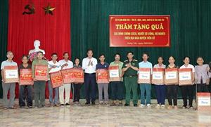 Bí thư Tỉnh ủy Nguyễn Hữu Nghĩa thăm, tặng quà gia đình chính sách, người có công, hộ nghèo, gia đình quân nhân có hoàn cảnh khó khăn huyện Tiên Lữ