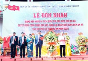Đón Bằng xếp hạng di tích Quốc gia đặc biệt đền An Xá