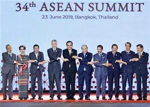 Thủ tướng Nguyễn Xuân Phúc dự lễ khai mạc Hội nghị cấp cao ASEAN lần thứ 34