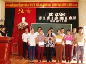 Trung tâm bồi dưỡng chính trị huyện Phù Cừ: Bế giảng lớp Sơ cấp lý luận chính trị khóa XIV, năm 2015