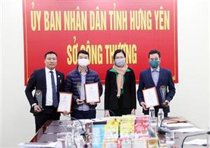 Hội nghị trực tuyến toàn quốc về công tác khuyến công và trao giấy chứng nhận sản phẩm công nghiệp nông thôn tiêu biểu cấp quốc gia năm 2021