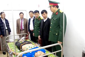 Khám kiểm tra sức khoẻ cho thanh niên trúng tuyển nghĩa vụ quân sự