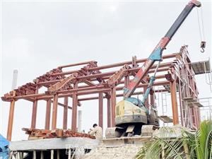 Người say mê làm nhà gỗ truyền thống