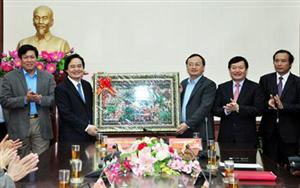 Bộ trưởng Bộ Giáo dục và Đào tạo Phùng Xuân Nhạ thăm, làm việc tại Hưng Yên