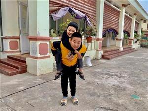 Làm “đôi chân” cho bạn