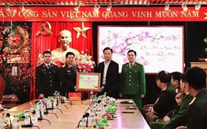 Các đồng chí lãnh đạo tỉnh thăm, động viên một số đơn vị trực Tết