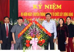 Lãnh đạo Ban Tuyên giáo Tỉnh ủy chúc mừng Ban Tổ chức Tỉnh ủy và Hội Nông dân tỉnh nhân ngày truyền thống