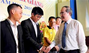 Chủ tịch Nguyễn Thiện Nhân dự lễ khai giảng năm học mới tại trường Đại học sư phạm Kỹ thuật Hưng Yên