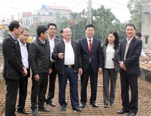 Bí thư Tỉnh ủy Đỗ Tiến Sỹ thăm công trình xây dựng cầu An Thượng