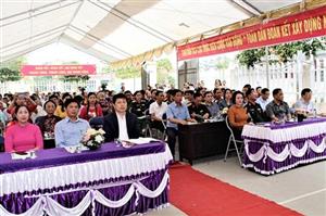 Phó Bí thư Thường trực Tỉnh ủy, Chủ tịch HĐND tỉnh Trần Quốc Toản dự Ngày hội Đại đoàn kết toàn dân tộc, Ngày hội văn hóa quân dân tại Khu dân cư thôn 4, xã Thuần Hưng (Khoái Châu)