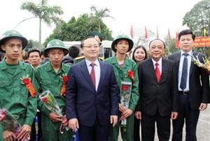 Hưng Yên: Tưng bừng lễ giao, nhận quân năm 2018