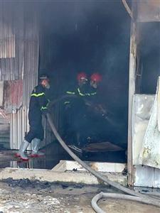 Cháy chợ dân sinh thôn Ngọc Lịch