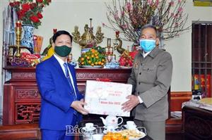 Nhiều hoạt động thăm, tặng quà, chăm lo Tết