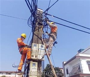 Điện lực Văn Giang: Thực hiện 5S trên hệ thống lưới điện