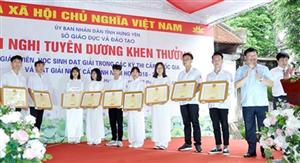 Hưng Yên khen thưởng trên 100 giáo viên, học sinh có thành tích xuất sắc