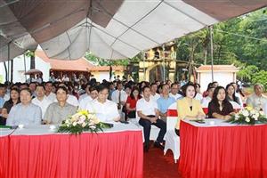 Phù Cừ: Tuyên dương, khen thưởng giáo viên giỏi, học sinh giỏi và học sinh nghèo vượt khó