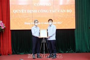 Trao quyết định của Ban Bí thư chuẩn y đồng chí Đào Hồng Vận giữ chức Ủy viên Ban Thường vụ Tỉnh ủy nhiệm kỳ 2020 - 2025