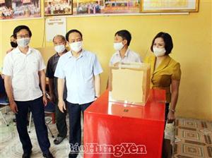 Kiểm tra công tác bầu cử tại các huyện Văn Lâm, Yên Mỹ