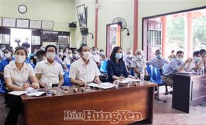 Đồng chí Chủ tịch UBND tỉnh Trần Quốc Văn dự sinh hoạt chi bộ thôn Đình Dù