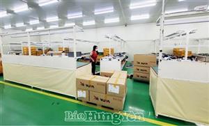 Văn Lâm: Duy trì chuỗi sản xuất trong các doanh nghiệp