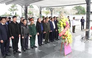 Đoàn công tác tỉnh Hưng Yên viếng nghĩa trang liệt sỹ và địa danh lịch sử tại các tỉnh Quảng Trị, Quảng Bình, Hà Tĩnh