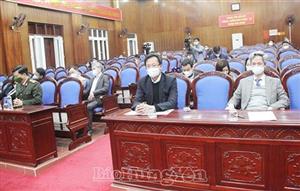 Đồng chí Bí thư Tỉnh ủy Nguyễn Hữu Nghĩa làm việc với Ban Thường vụ Huyện ủy Văn Giang về công tác phòng, chống dịch Covid-19