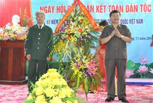 Chủ tịch UBND tỉnh Nguyễn Văn Phóng dự Ngày hội Đại đoàn kết toàn dân tộc ở khu dân cư Quyết Tiến