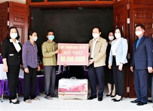 Đồng chí Phó Chủ tịch - Tổng Thư ký Uỷ ban Trung ương MTTQ Việt Nam Lê Tiến Châu dự khánh thành nhà Đại đoàn kết; tặng quà người có công với cách mạng, hộ nghèo tại 2 huyện Kim Động, Khoái Châu