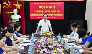 Ban Dân vận Tỉnh ủy ký kết chương trình phối hợp công tác với Hội Nhà báo tỉnh