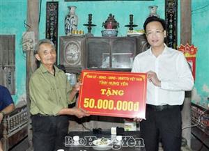 Đồng chí Bí thư Tỉnh ủy Nguyễn Hữu Nghĩa thăm, tặng quà và trao hỗ trợ kinh phí xây nhà cho hộ gia đình nạn nhân chất độc da cam; kiểm tra các mô hình sản xuất nông nghiệp