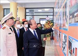 Chủ tịch nước Nguyễn Xuân Phúc dự lễ kỷ niệm 75 năm Ngày truyền thống An ninh nhân dân